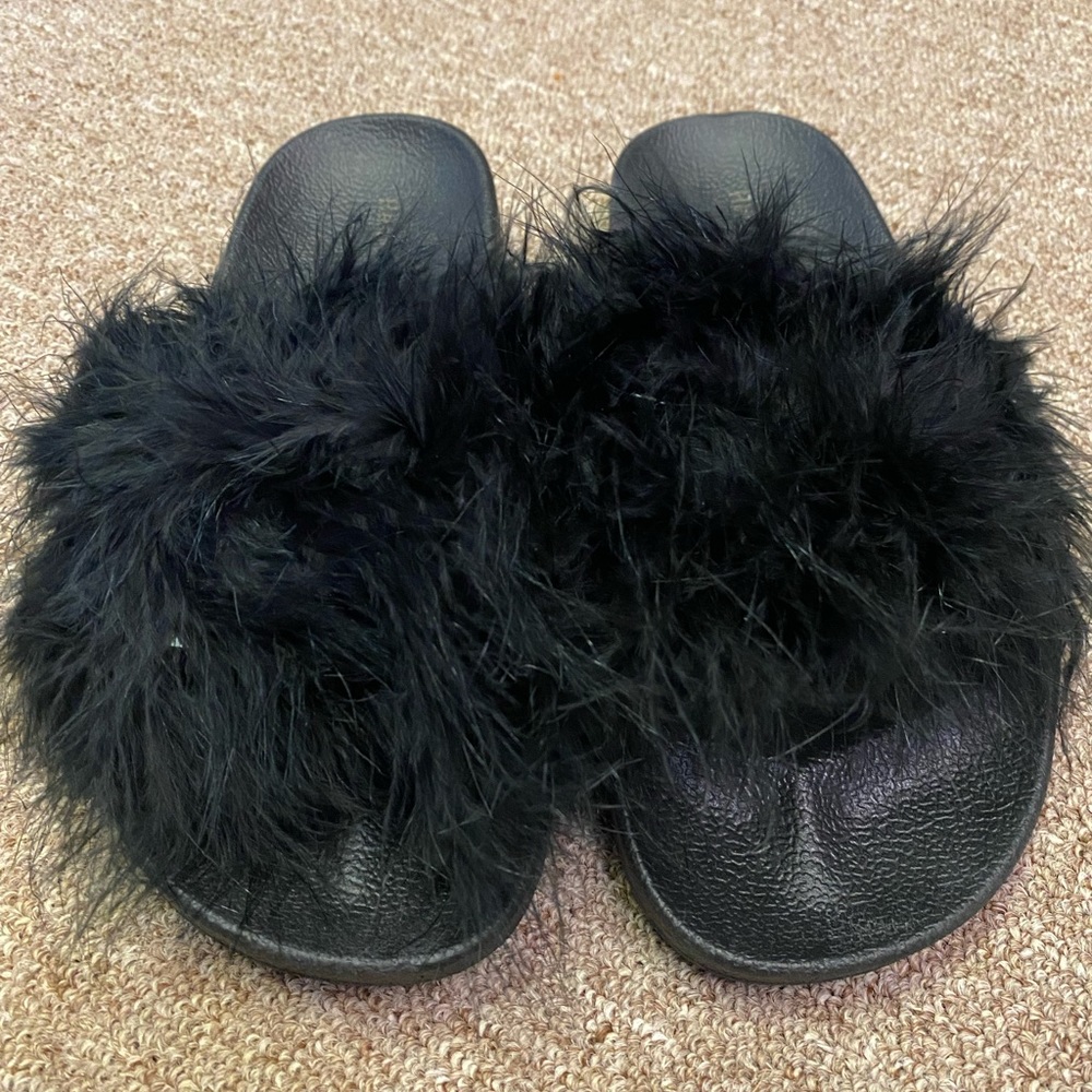 Furry Black Slides